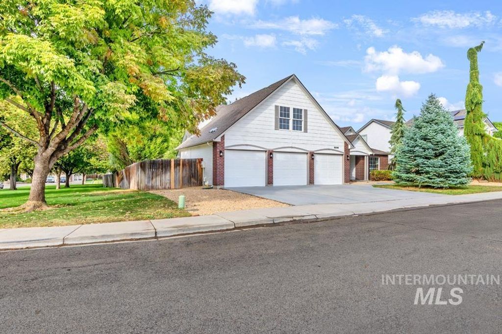 Photo of 9916 W Geronimo St, Boise, ID 83709 (MLS # 98963328)