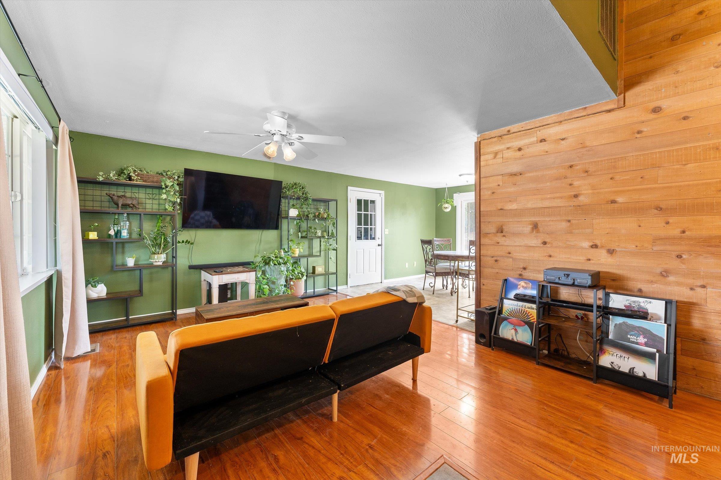 115 NW Wilson Circle