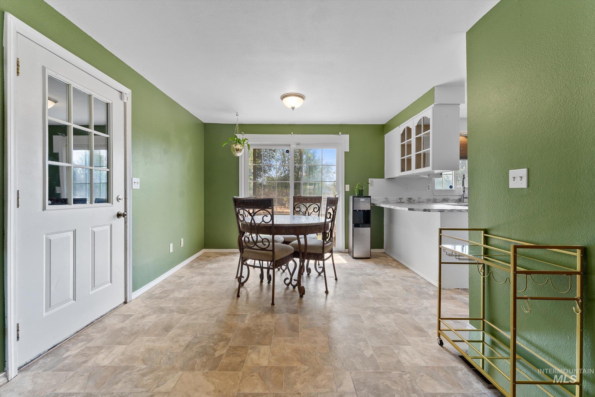 115 NW Wilson Circle