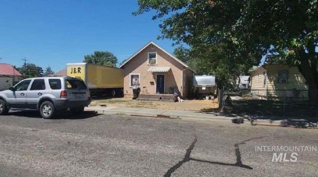 Photo of 406 9th St, Clarkston, WA 99403 (MLS # 98968834)