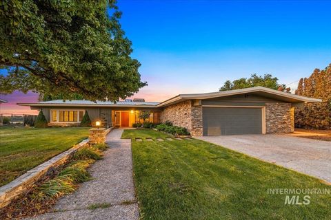 Photo of 2401 Terrace Drive, Caldwell, ID 83605 (MLS # 98951766)