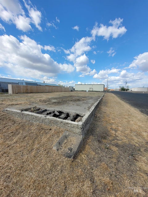 Photo of 205 5th Ave W Ave #8, Twin Falls, ID 83301 (MLS # 98993939)