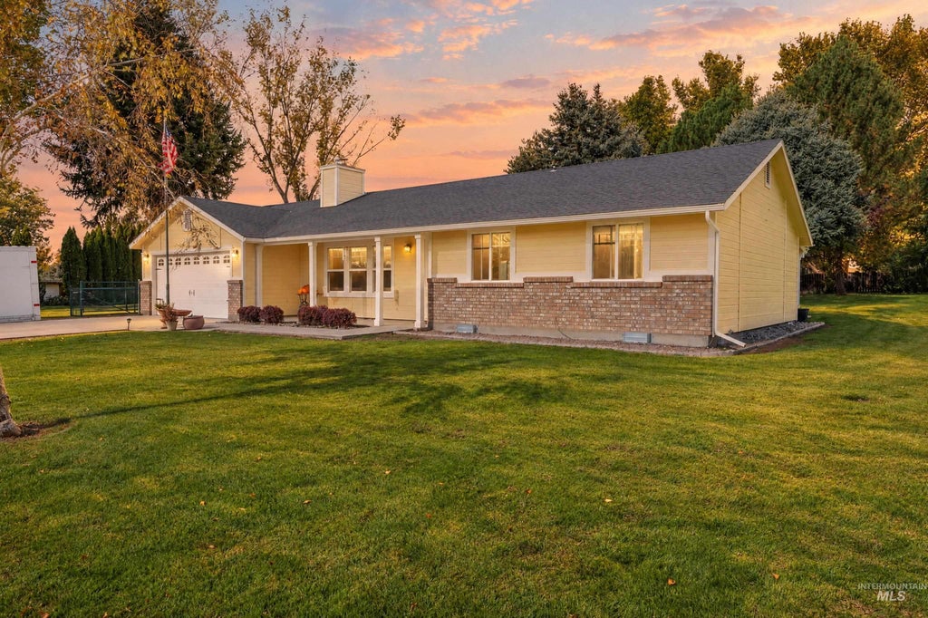 Photo of 24478 Sweetwater Rd, Wilder, ID 83676 (MLS # 99003982)