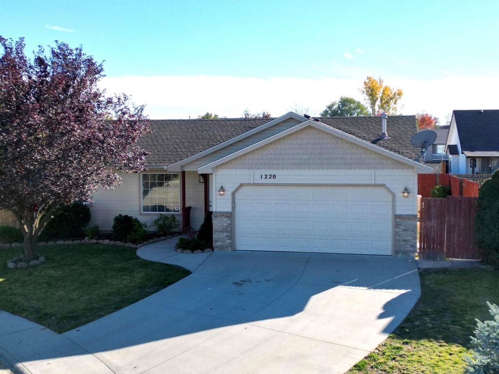 Photo of 1220 Redtail Ct, Caldwell, ID 83607 (MLS # 98966103)