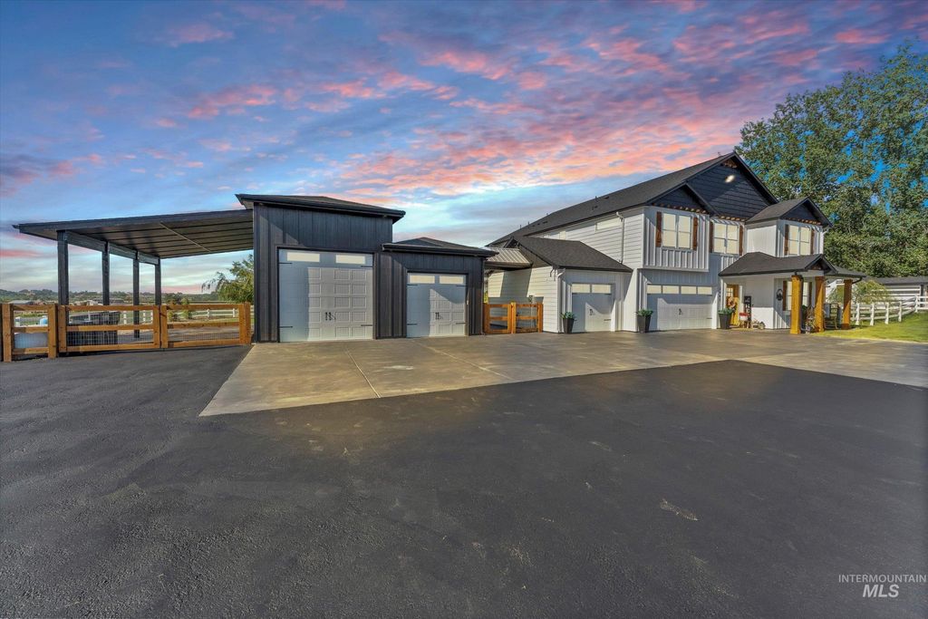 Photo of 2462 Succor Creek Rd,, Homedale, ID 83628 (MLS # 98958269)