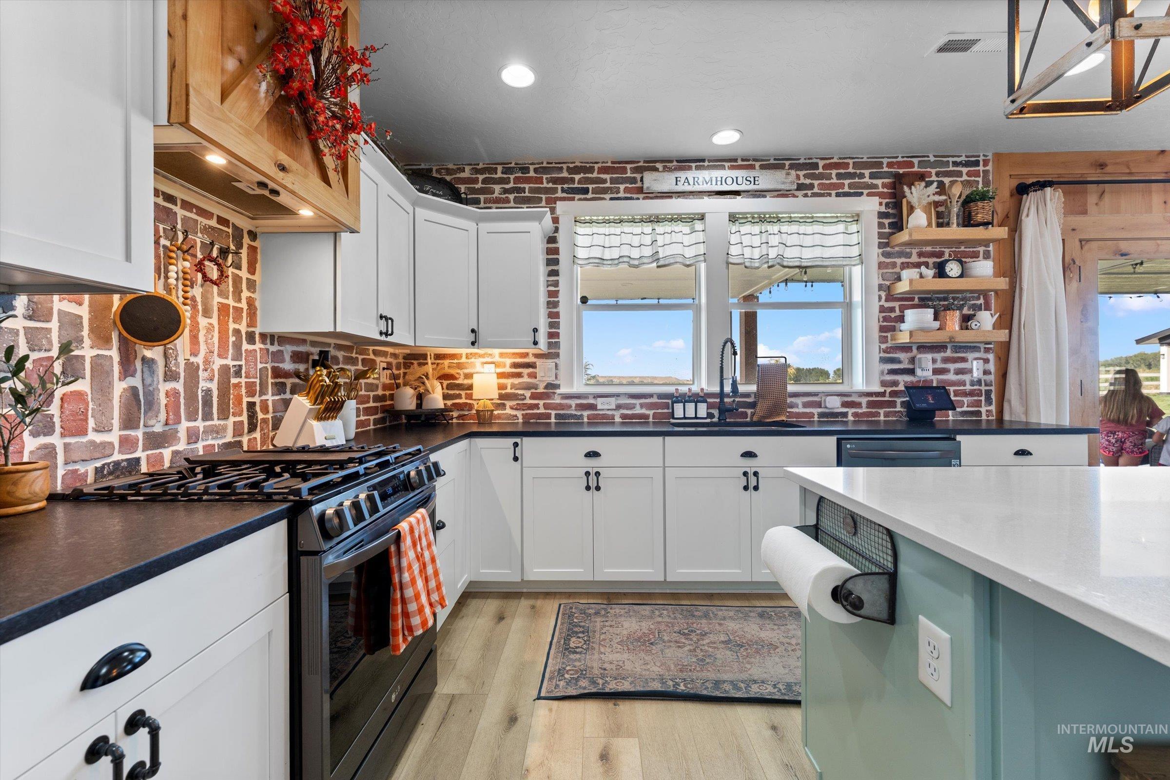 2462 Succor Creek Rd,