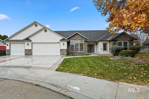 Photo of 622 Forsythia Ct, Nampa, ID 83651 (MLS # 98967999)