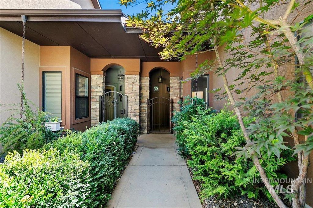 Photo of 161 E Cholla Hills St, Meridian, ID 83646 (MLS # 98975286)