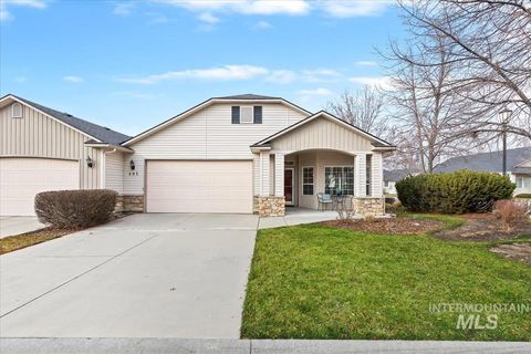 Photo of 403 S Golden Eagle Lane, Eagle, ID 83616 (MLS # 98972146)