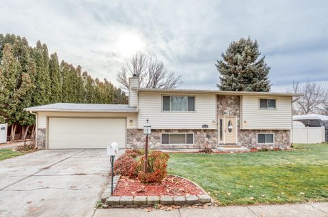 Photo of 11127 W W Mowhawk Dr, Boise, ID 83709 (MLS # 98969482)