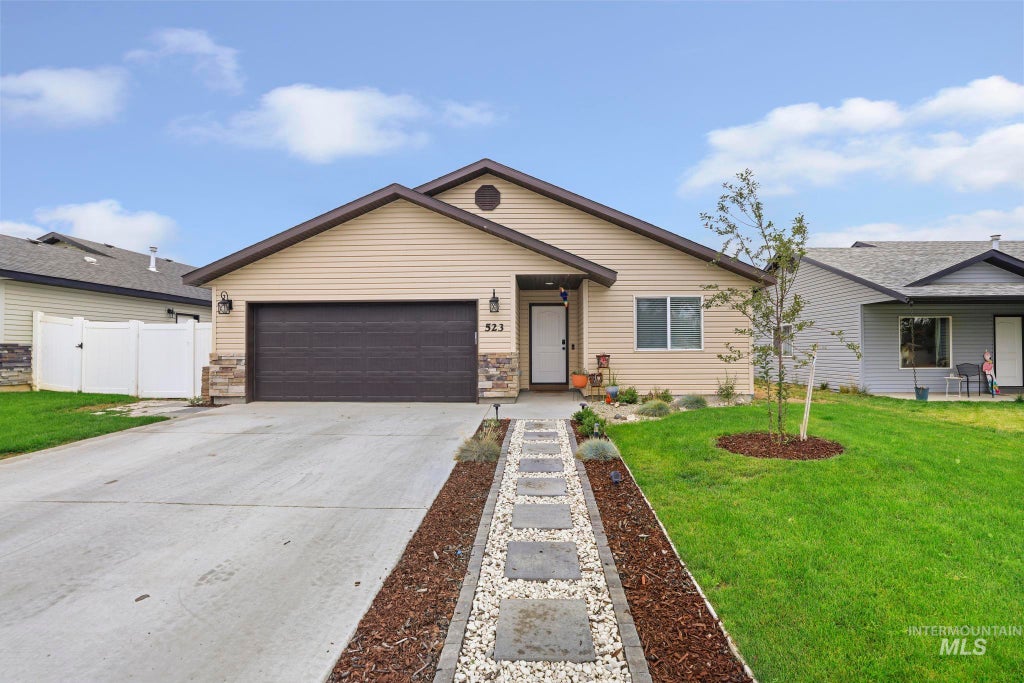 Photo of 523 W Avenue H, Jerome, ID 83338 (MLS # 98997754)