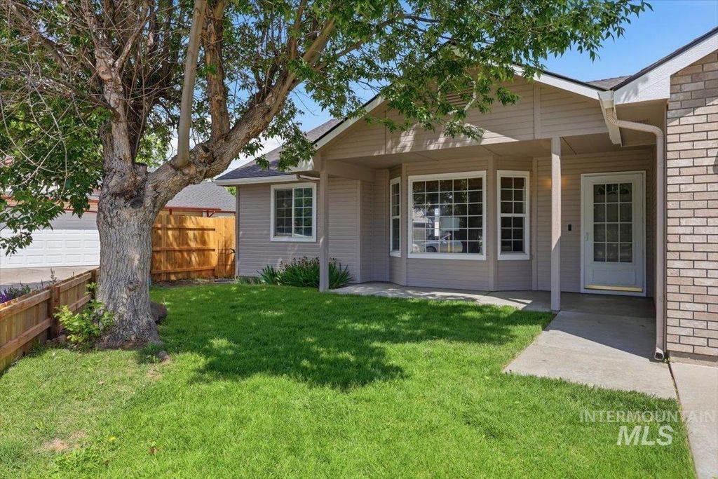 Photo of 1363 N Christopher Pl &amp; 1400 N Mitchell St, Boise, ID 83704 (MLS # 98986689)