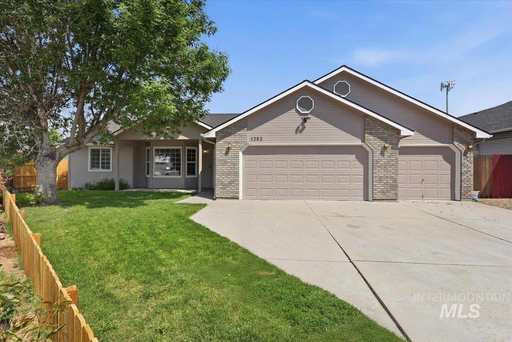 Photo of 1363 N Christopher Pl &amp; 1400 N Mitchell St, Boise, ID 83704 (MLS # 98986689)
