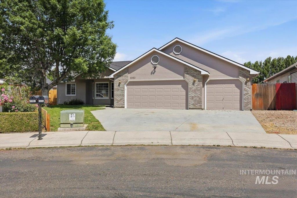 Photo of 1363 N Christopher Pl &amp; 1400 N Mitchell St, Boise, ID 83704 (MLS # 98986689)