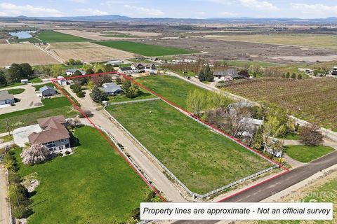 Photo of 5605 Sunset Rd, Fruitland, ID 83619 (MLS # 98981443)