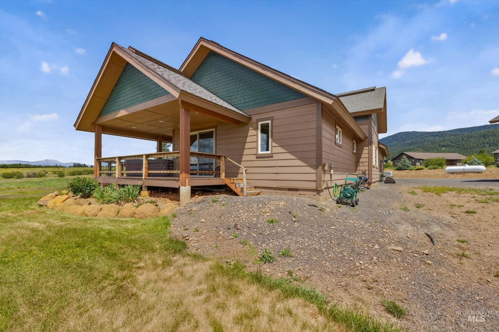 Photo of 3202 Canyon Creek Way, New Meadows, ID 83654 (MLS # 98995727)