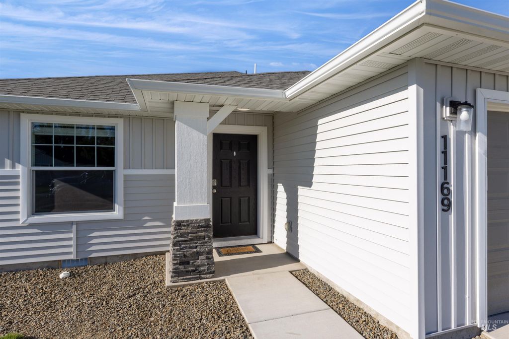 Photo of 11169 Champlain Pl, Caldwell, ID 83605 (MLS # 98964120)