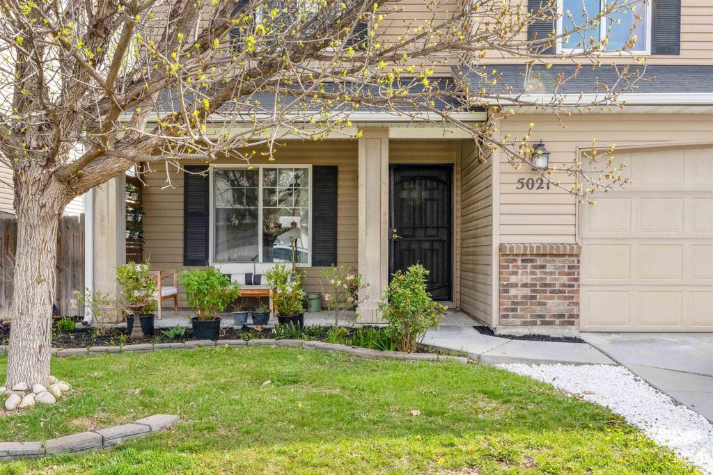 Photo of 5021 Lathrop Place, Caldwell, ID 83605 (MLS # 98981461)