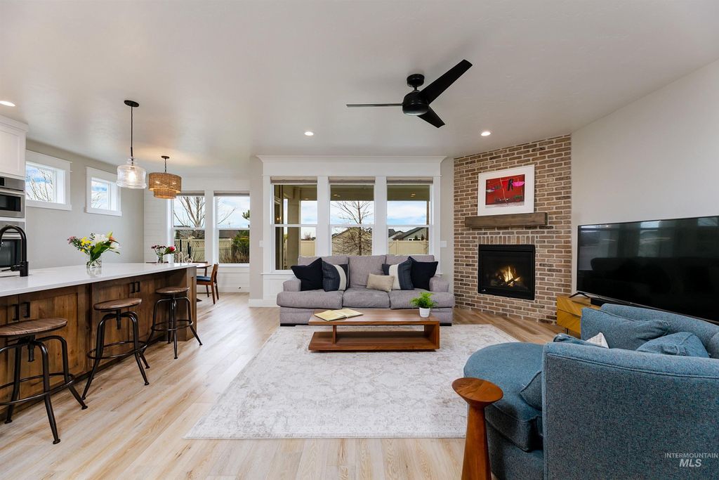 Photo of 5463 N Exeter Way, Meridian, ID 83646 (MLS # 98977885)