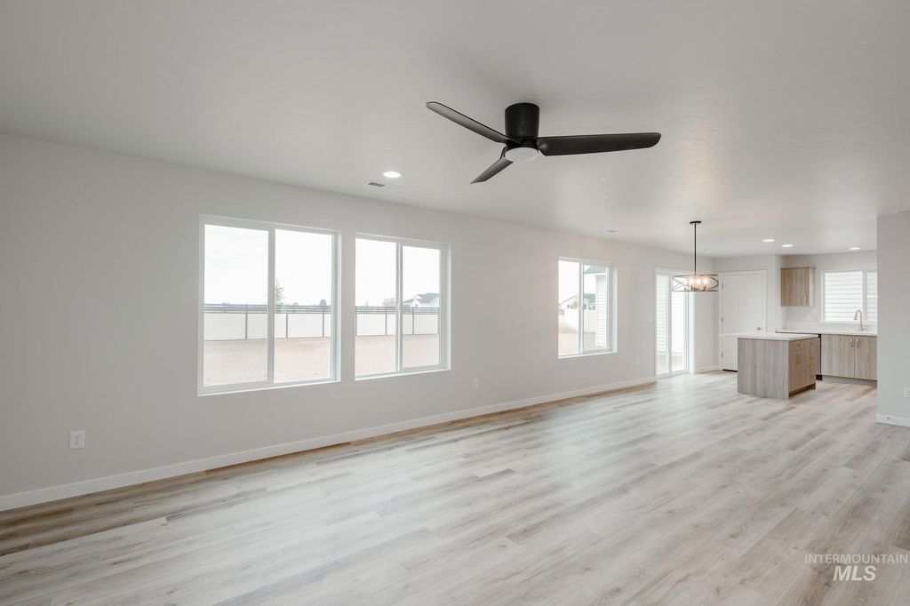 Photo of 7303 S Bungalow Ave, Meridian, ID 83642 (MLS # 98970568)