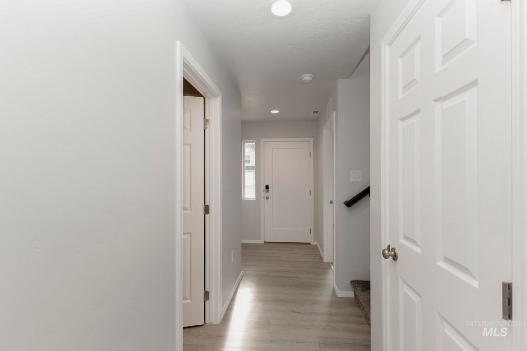 Photo of 7303 S Bungalow Ave, Meridian, ID 83642 (MLS # 98970568)