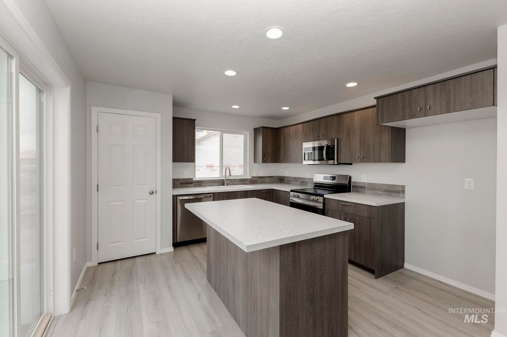 Photo of 7303 S Bungalow Ave, Meridian, ID 83642 (MLS # 98970568)