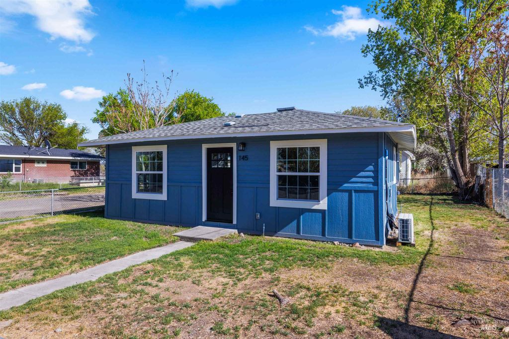 Photo of 145 2nd St, Grand View, ID 83624 (MLS # 98982272)