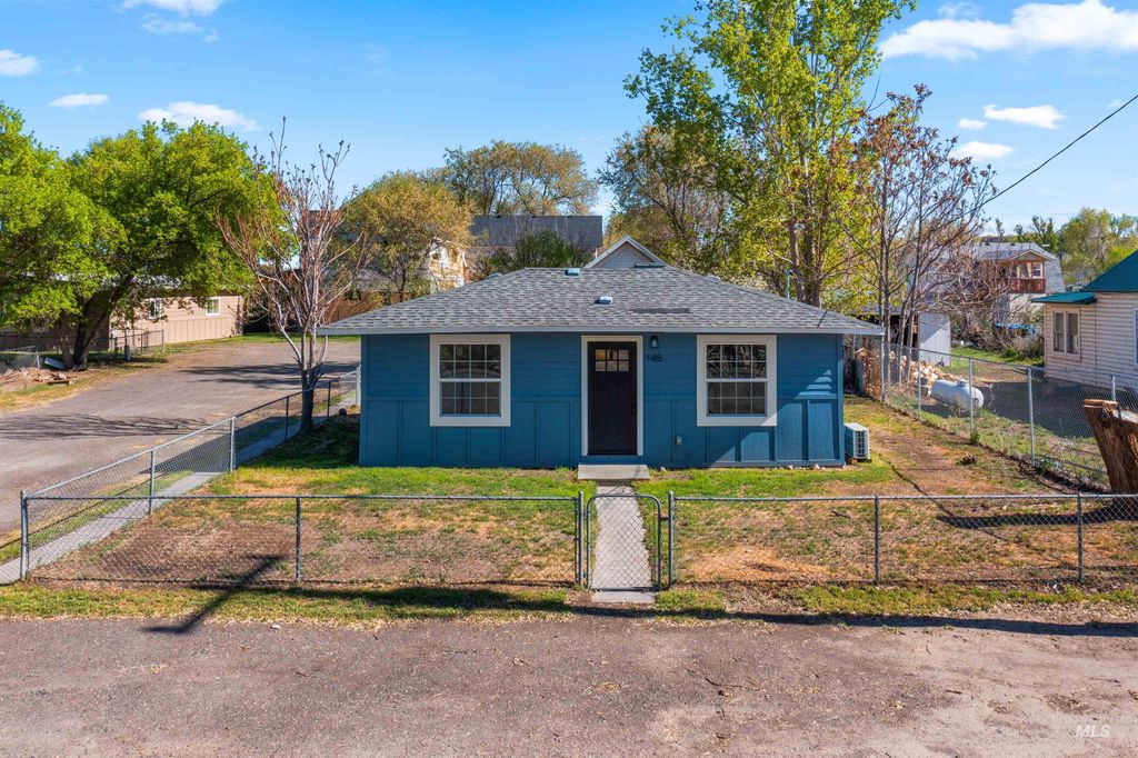 Photo of 145 2nd St, Grand View, ID 83624 (MLS # 98982272)