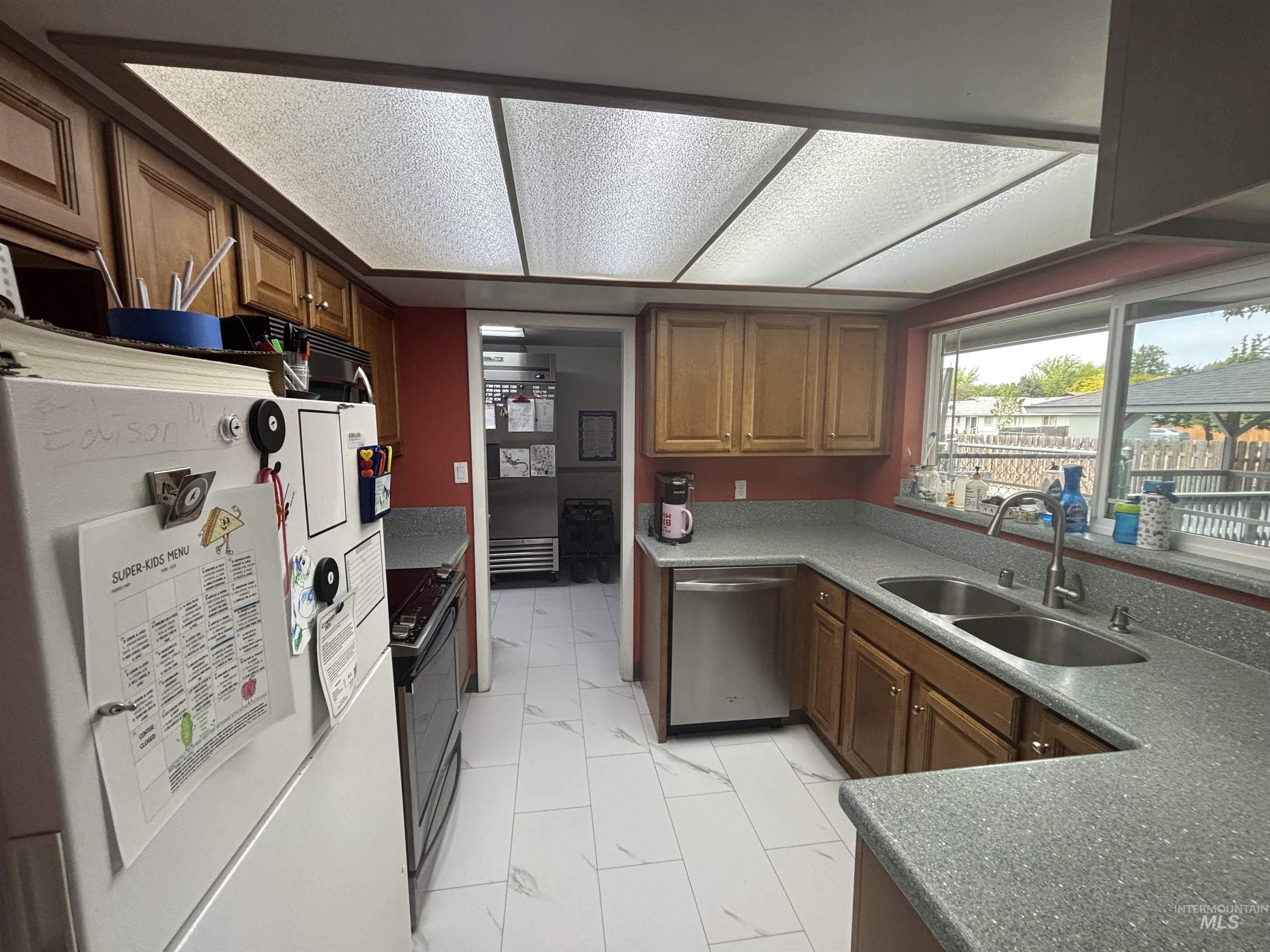 3989 S Black Hills Ave