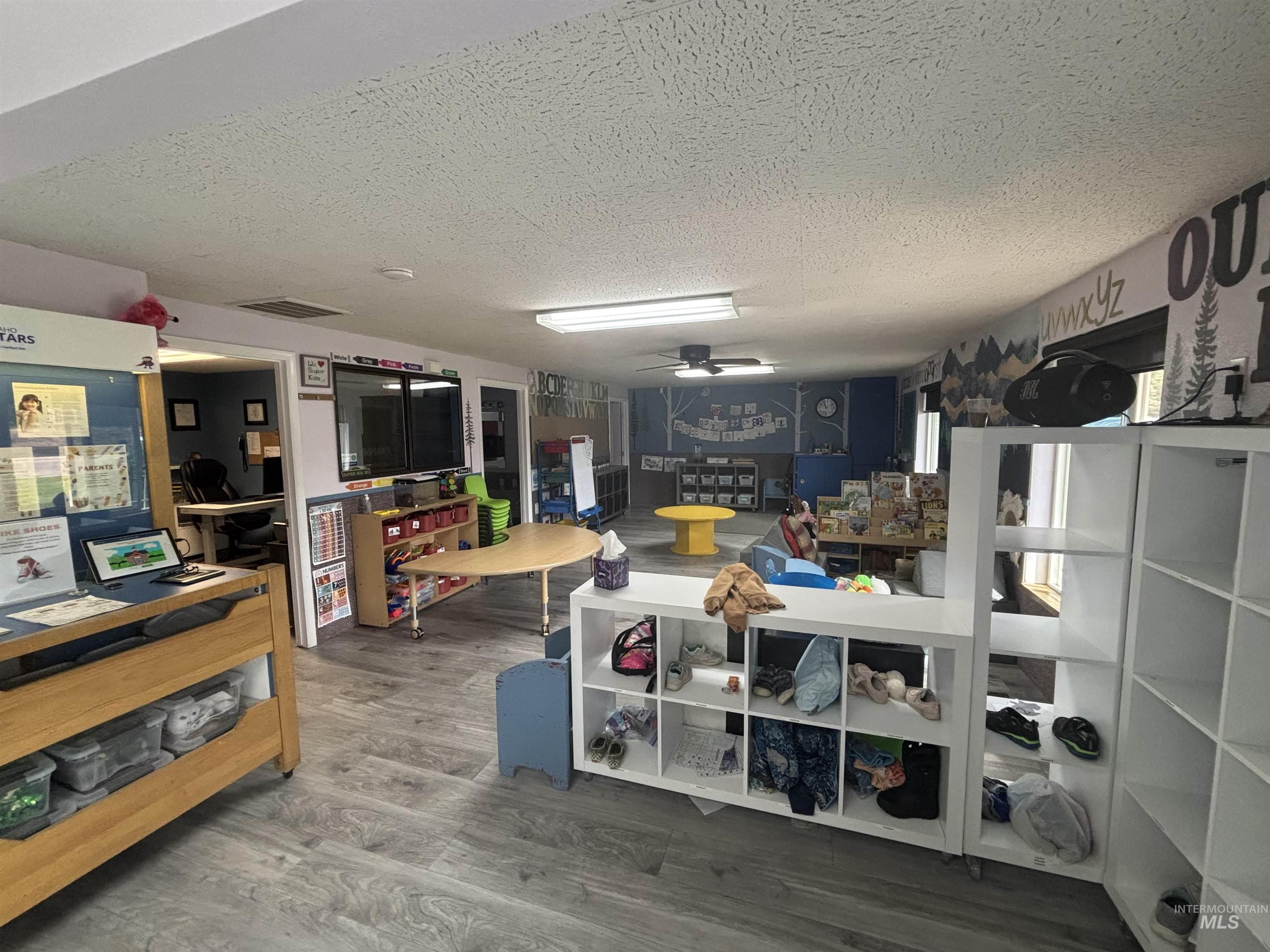 3989 S Black Hills Ave