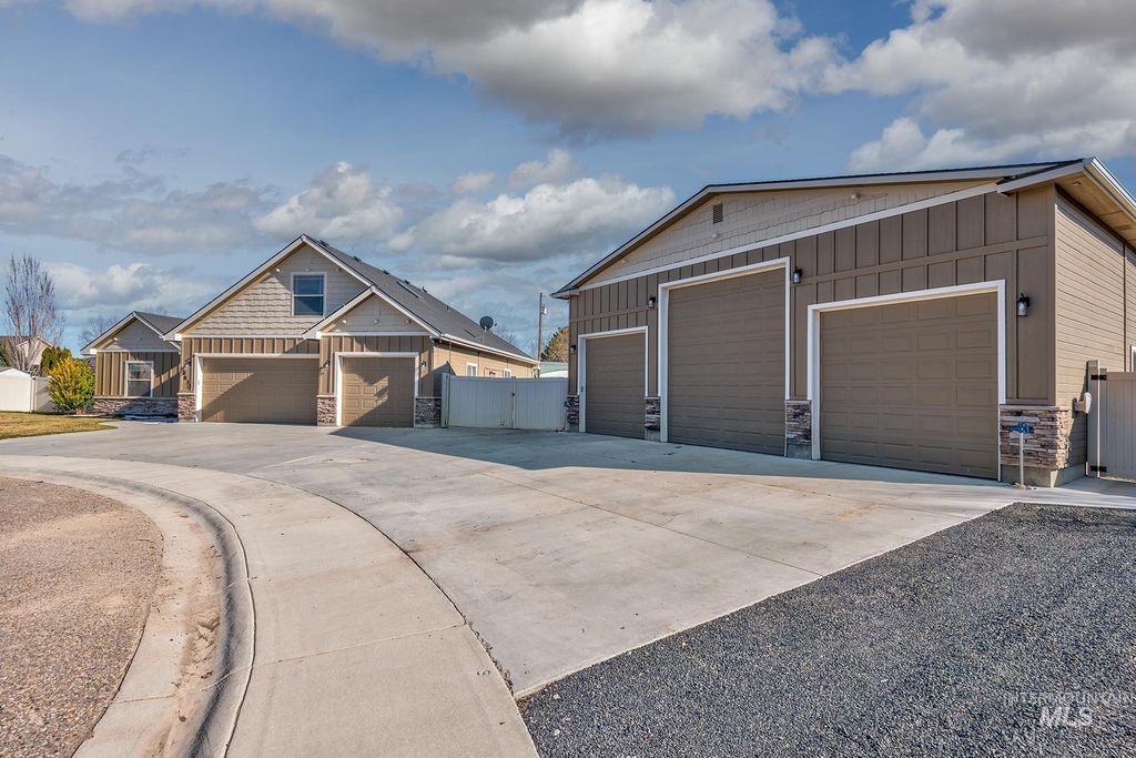 Photo of 2630 Dogwood Ave, Fruitland, ID 83619 (MLS # 98978807)