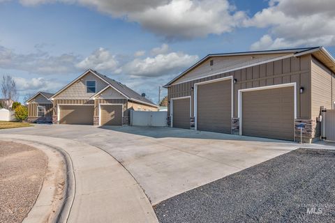 Photo of 2630 Dogwood Ave, Fruitland, ID 83619 (MLS # 98978807)