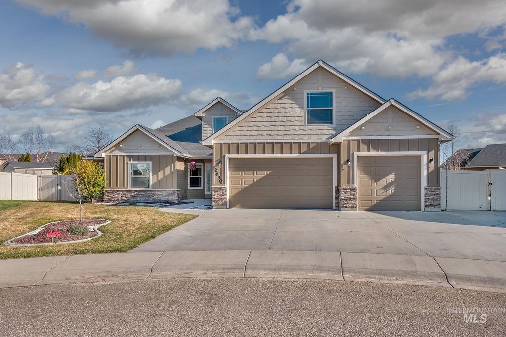 Photo of 2630 Dogwood Ave, Fruitland, ID 83619 (MLS # 98978807)