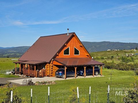 Photo of 187 Golden Acres Dr, Grangeville, ID 83530 (MLS # 98976833)