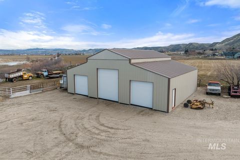 Photo of 4009 Sally's Ln, Emmett, ID 83617 (MLS # 98936903)