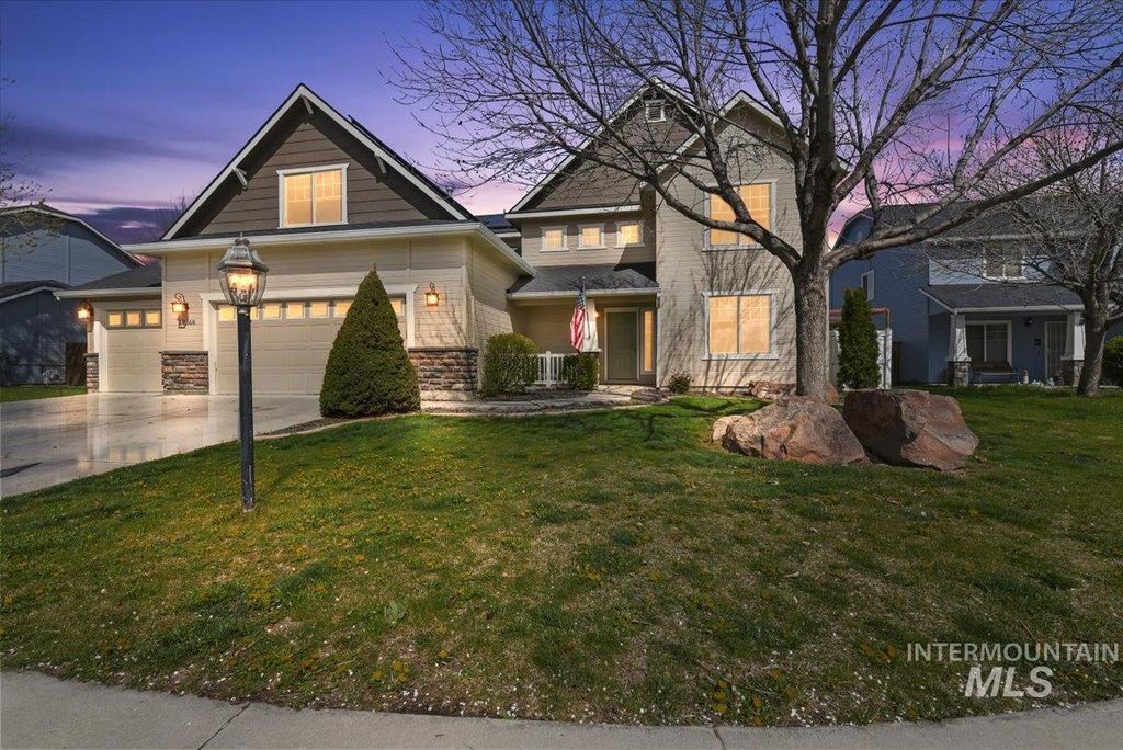 Photo of 17368 Chouteau Avenue, Nampa, ID 83687 (MLS # 98981251)