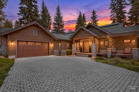 Photo of 86 Sugarloaf Place, Donnelly, ID 83615 (MLS # 99003093)