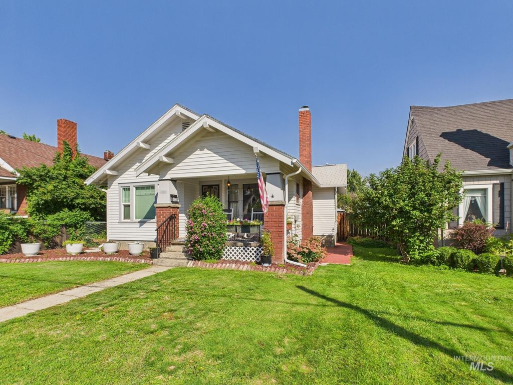 Photo of 1217 12th Ave, Lewiston, ID 83501 (MLS # 98962372)