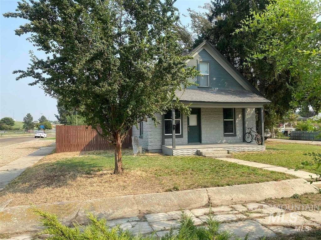 Photo of 722 N Kimball Ave, Caldwell, ID 83605 (MLS # 98974168)