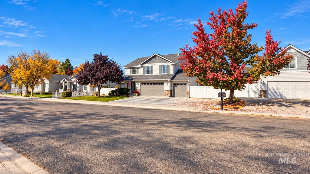 Photo of 738 W Tooele Dr, Nampa, ID 83686 (MLS # 99004619)