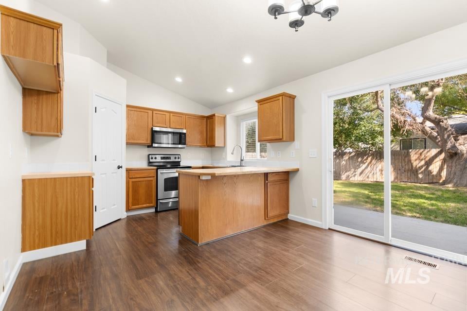1304 N Atherton