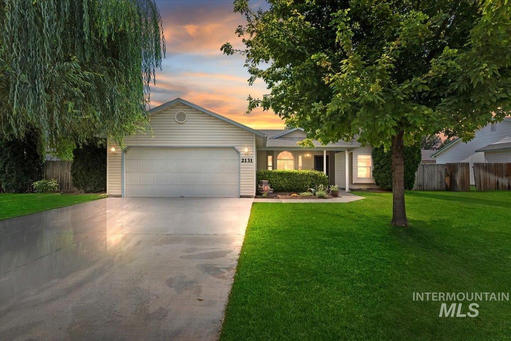 Photo of 2131 E Colorado Ave, Nampa, ID 83686 (MLS # 98999627)