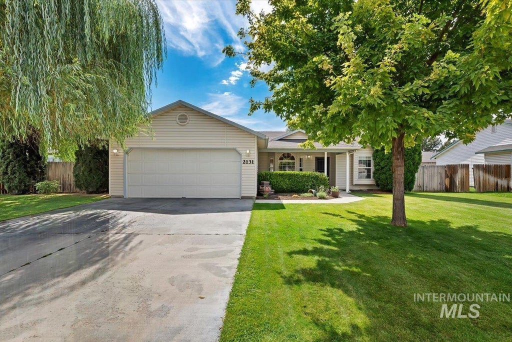 Photo of 2131 E Colorado Ave, Nampa, ID 83686 (MLS # 98999627)