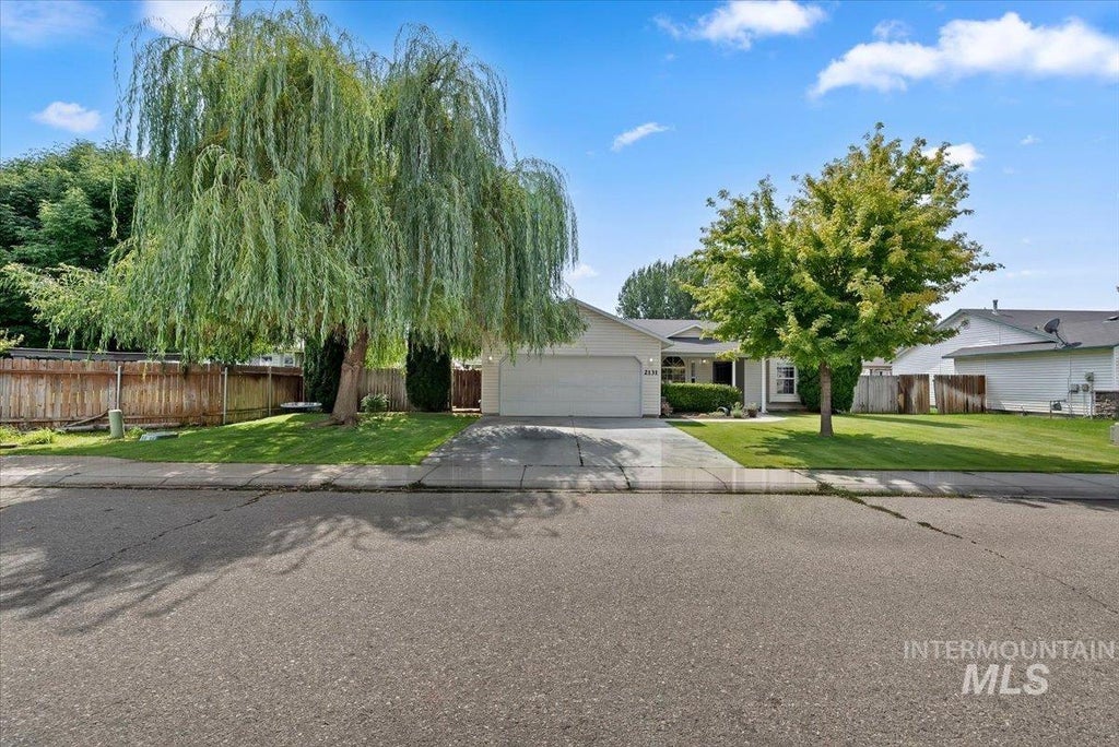 Photo of 2131 E Colorado Ave, Nampa, ID 83686 (MLS # 98999627)