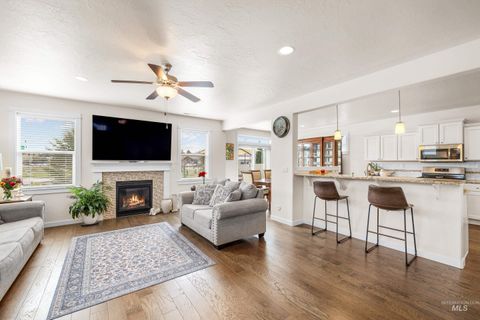 Photo of 16 N Caracaras Way, Eagle, ID 83616 (MLS # 98980344)