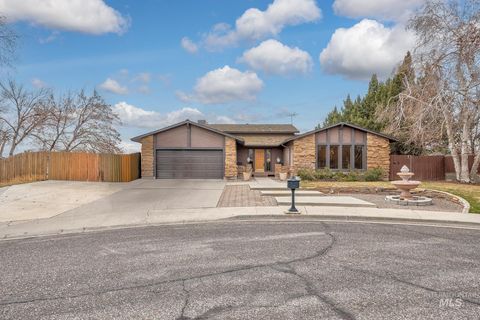 Photo of 1242 SW 11th Ave, Ontario, OR 97914 (MLS # 98975784)