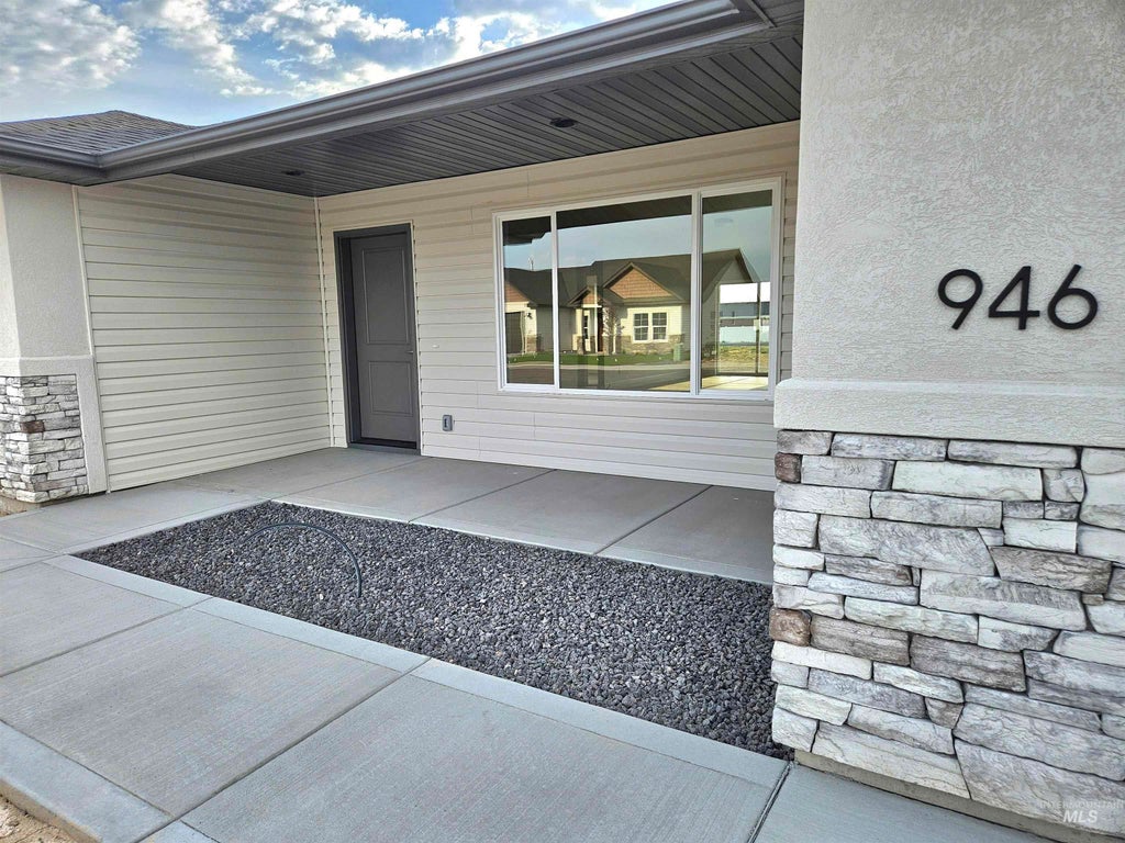 Photo of 946 Tunnel Street, Twin Falls, ID 83301 (MLS # 98998784)