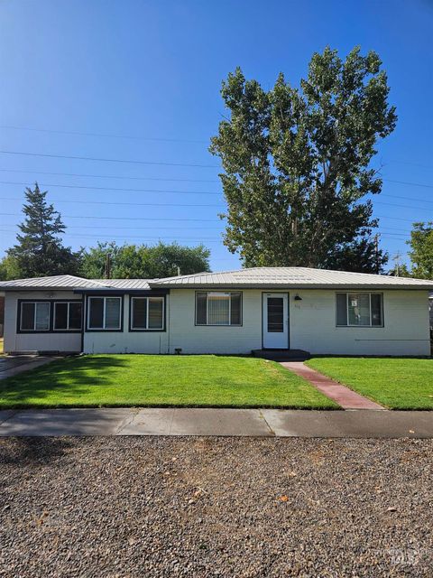 Photo of 161 SW 9th St, Ontario, OR 97914 (MLS # 98961976)