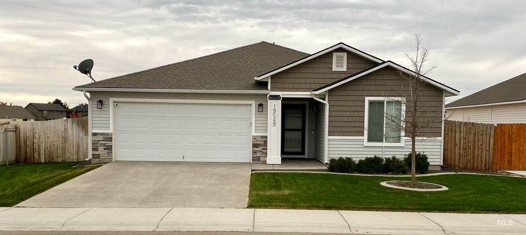 Photo of 19549 Stowe Way, Caldwell, ID 83605 (MLS # 98966951)
