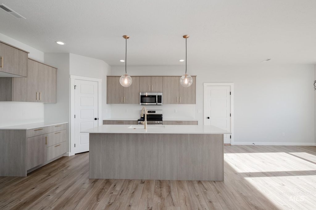 Photo of 17381 N Aspen Springs Way, Nampa, ID 83687 (MLS # 98970344)